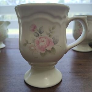Pfaltzgraff Vintage Tea Rose Pedestal Mug